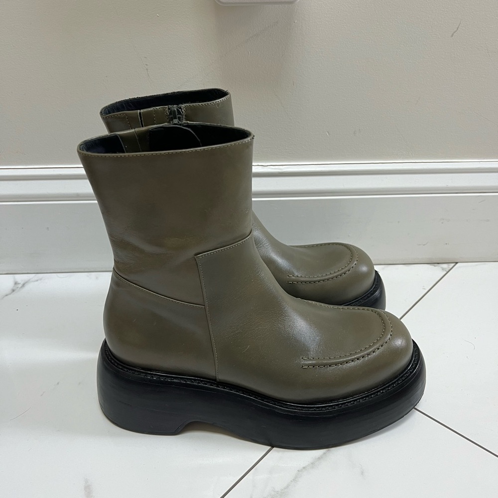 Paloma Barcelo Green Ankle Boots in Perfect Condition!
